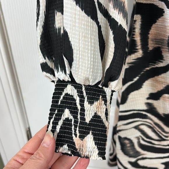 NWT By Anthropologie graphic print mini dress sz 2 - Picture 9 of 14